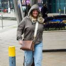 Kerry Katona – Caught up in storm Eunice while arriving at Steph’s Packed Lunch - 454 x 617