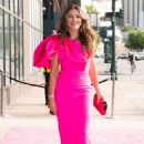 Elizabeth Hurley – Arrives to Breast Cancer Research Fund Event in New York - 454 x 681