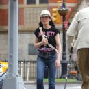 Julianna Margulies – Steps Out in New York - 454 x 636