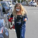 Billie Lourd – Spotted while leaving Remedy Place social club in West Hollywood - 454 x 681