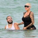 Amber Rose and French Montana on the beach in Miami, Florida - May 14, 2017 - 454 x 438