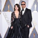 Tom Hardy and Charlotte Riley At The 88th Annual Academy Awards (2016) - 399 x 600