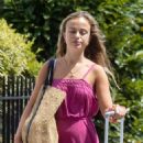 Lady Amelia Windsor – On a stroll in Notting Hill - 454 x 653