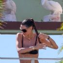 Melissa Satta – Fun in the sun on Miami Beach - 454 x 636