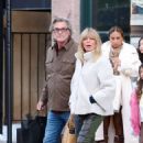 Goldie Hawn – With Kurt Russell shopping in Aspen – Colorado