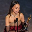 Zoe Saldana - The 97th Annual Academy Awards (2025) - 408 x 612