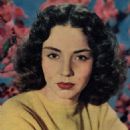 Jennifer Jones - Movie Life Magazine Pictorial [United States] (July 1945) - 454 x 620