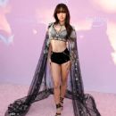 Lisa’s Victoria’s Secret Fashion Show Look Comes Straight From the VS Archives