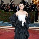 Maisie Williams – 2022 Met Gala Celebrating In America An Anthology of Fashion