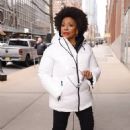 Jenifer Lewis – Arriving at CBS studios for the Drew Barrymore show in New York - 454 x 678