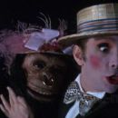 Cabaret 1972 Film Musical Starring Liza Minnelli and Joel Grey - 454 x 255