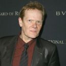 Philippe Petit - 320 x 480