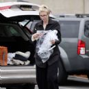 Jane Lynch – Picking up her dry cleaning in Montecito - 454 x 597