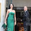 L'Wren Scott arrives at the Fenice Theatre on April 25, 2009 in Venice, Italy - 454 x 685
