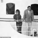 Elizabeth Taylor and Richard Burton - 454 x 309