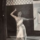 Gentlemen Prefer Blondes Original 1949 Broadway Cast Starring Carol Channing - 454 x 560