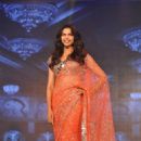 Deepika Padukone Stills At Happy New Year Movie Trailer Launch
