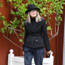 Diane Keaton – Seen with friend at Brentwood Country Mart - 454 x 681