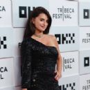 Penelope Cruz &#8211; With Antonio Banderas at &#8216;Official Competition&#8217; premiere &#8211; TFF 2022