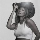 Gisele Bündchen bares her amazing abs in ‘iconic’ new fashion campaign