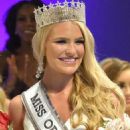 Toneata Morgan- Miss Oregon USA 2018 Coronation - 454 x 560