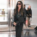 Victoria Beckham – Arrives at JFK Airport in New York - 454 x 681