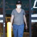 Alyson Hannigan – Shopping for Halloween decorations