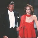 George Hamilton and Jamie Lee Curtis At The 52nd Annual Academy Awards (1980) - 300 x 199