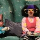 Alyson Court - The Big Comfy Couch - 454 x 340