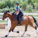 Iggy Azalea – Takes horseback riding lessons in Malibu - 454 x 391