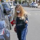 Billie Lourd – Spotted while leaving Remedy Place social club in West Hollywood - 454 x 682