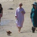 Sarah Paulson – With Elizabeth Reaser at Malibu beach - 454 x 340