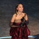 Zoe Saldana - The 97th Annual Academy Awards (2025) - 454 x 330