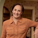 Laurie Metcalf- as Jackie Harris