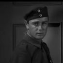 All Quiet on the Western Front - Lew Ayres - 454 x 327