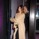 Olivia Jade Giannulli – Seen with fans at a YSL pop-up event in New York - 454 x 681