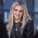 Kelsea Ballerini – Performing on NBC’s ‘Today Show’ - 454 x 568