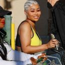 Blac Chyna – On a grocery shopping with her mom in Woodland Hills - 454 x 681
