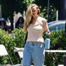 Jennifer Lawrence – On a quick lunch from a taco food truck in Silver Lake