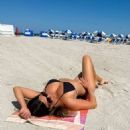 Claudia Romani – Posing at the Loews Hotel in Miami Beach - 454 x 569