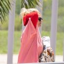 Britney Spears – Leaving Cabo after her vacation