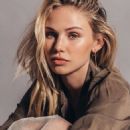 Scarlett Leithold - 454 x 567