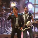 Bruno Mars - The BRIT Awards 2014 - Show - 434 x 612