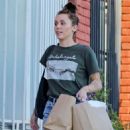 Miley Cyrus – Shopping candids in Highland Park - 454 x 636