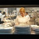 Jenny Wade as Leah in No Reservations (2007) - 454 x 256