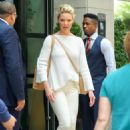 Katherine Heigl – Leaves a hotel in New York