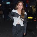 Ellie Goulding – Out for dinner at Town House at The Kensington in London - 454 x 800