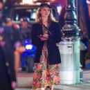 Natalia Dyer – Seen at Via Carota in New York - 454 x 552