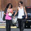 Colin Farrell & His Sister Claudine Hit Up A Yoga Class - 454 x 535
