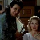 Kelly Rutherford - Courthouse